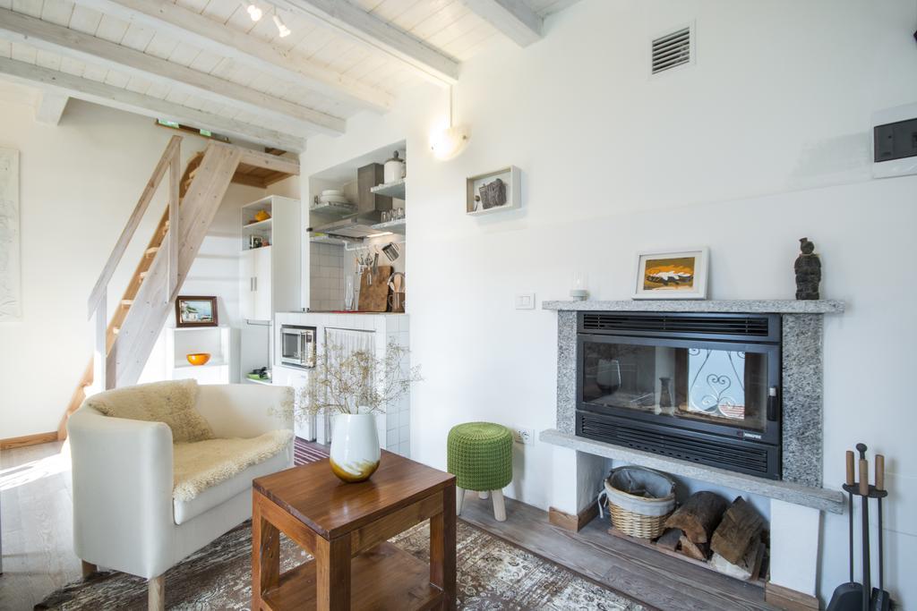 Ferienwohnung Rustico Vista Lago Lezzeno Exterior foto