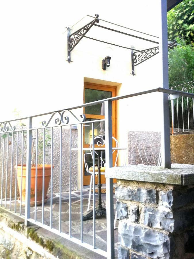 Ferienwohnung Rustico Vista Lago Lezzeno Exterior foto